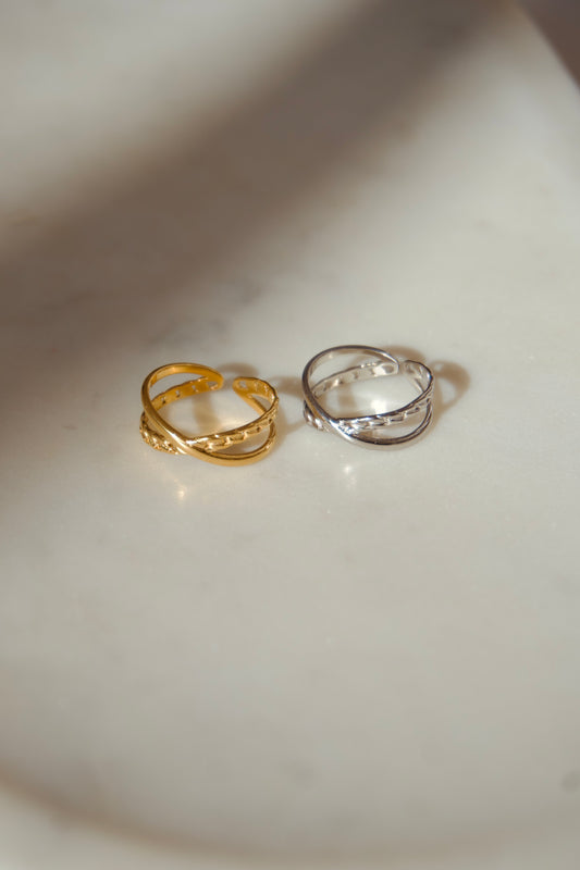 Double Curve Ring